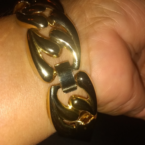 ELEGANT!/ 3PC GOLDENTONE NECKLACE SET ❤️ - Picture 7 of 10